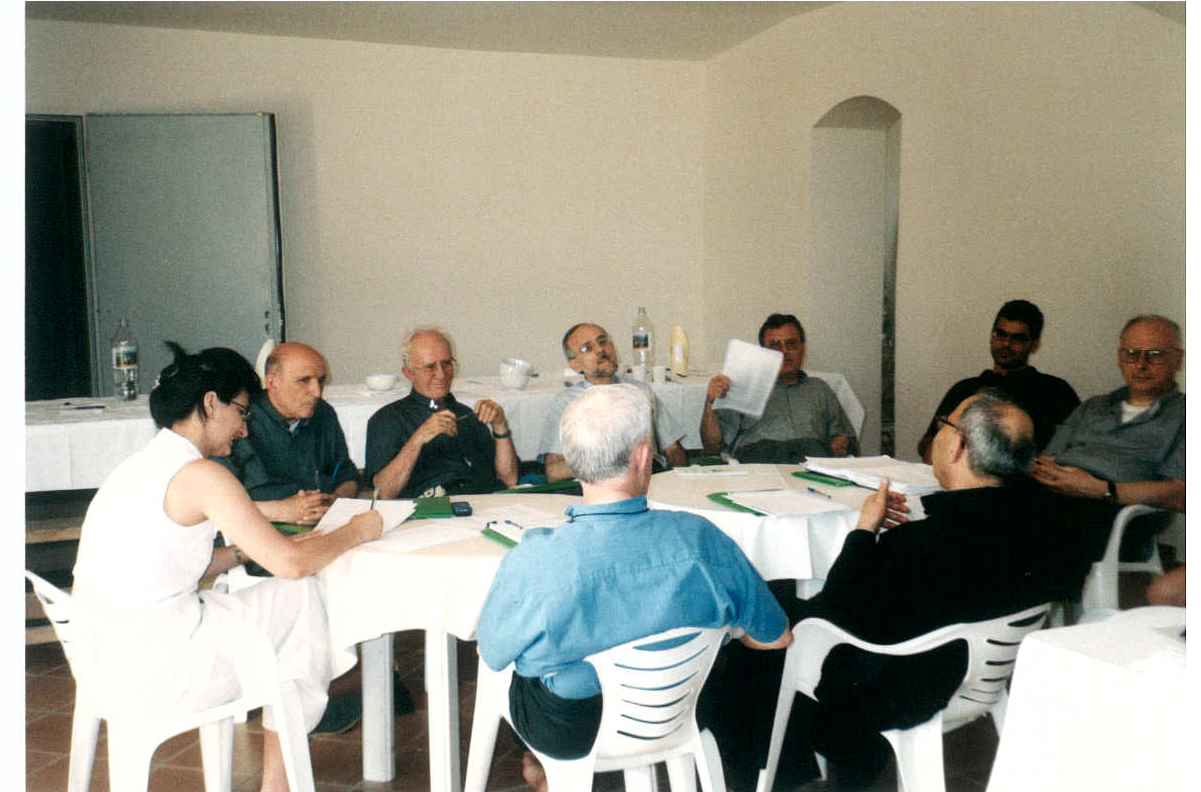 riunione-uffici-curia-gruppo-1-2002