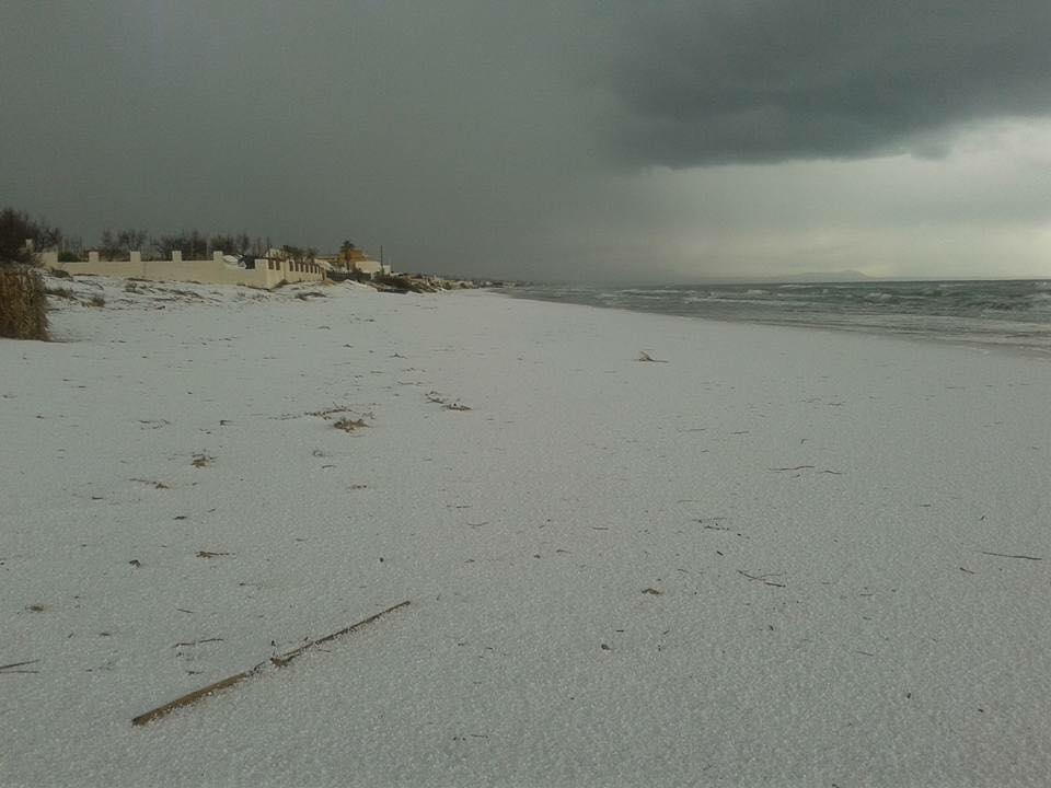 Neve in spiaggia a Triscina