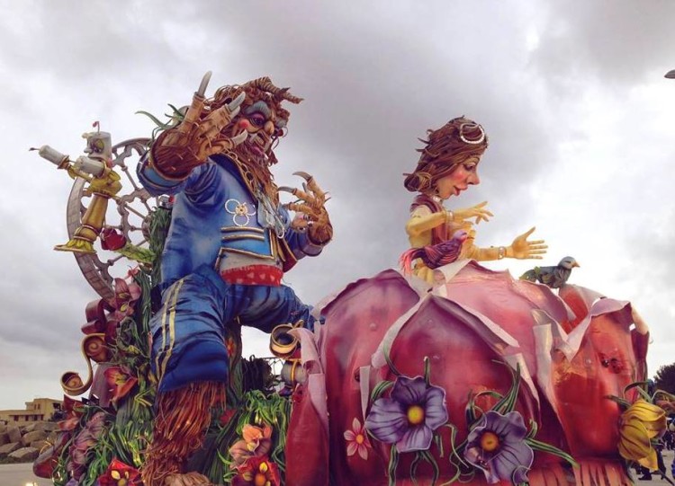 Carnevale di Petrosino: il carro “La Bella e la Bestia” vince l’edizione 2015