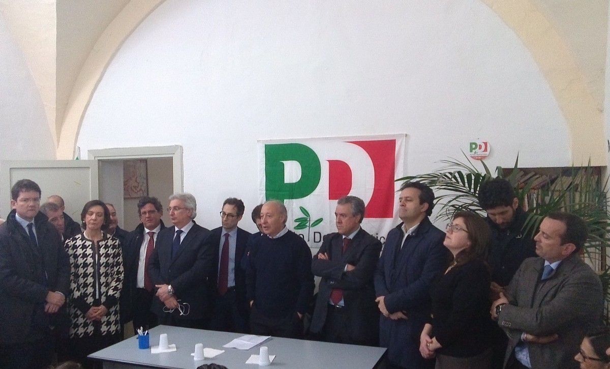 Grillo detta le condizioni al Pd. Raciti e Gucciardi rinnovano il loro sostegno a Di Girolamo