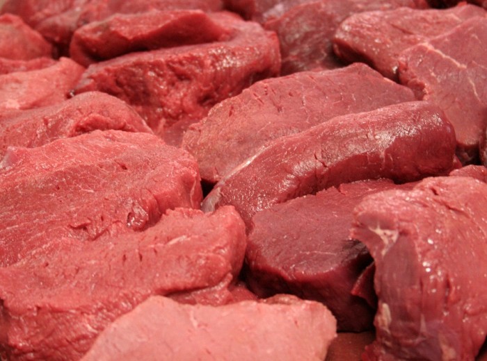 Sequestrate 4 tonnellate di carne tra le province di Palermo, Trapani e Agrigento. Denunciati 23 macellai