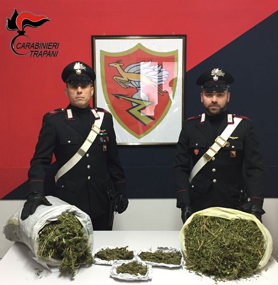 Carabinieri: arrestato pluripregiudicato marsalese. Nascondeva in casa 4 kg di marijuana
