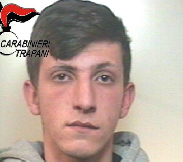 Alcamo: i carabinieri arrestano un ragazzo di 19 anni