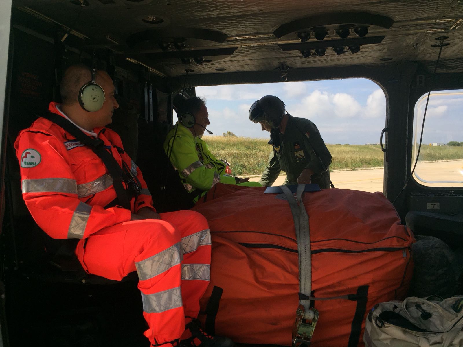 Colpito da infarto a bordo di un peschereccio, salvato dall’elicottero del C.S.A.R