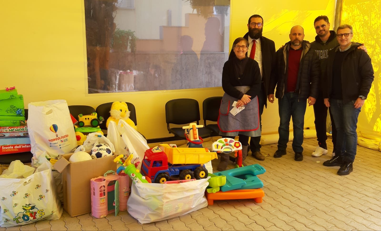 Giocattoli ad un’associazione dal M5S di Trapani ed Erice