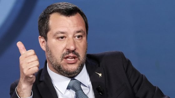 Salvini: “Chiedo la riapertura del Parlamento”