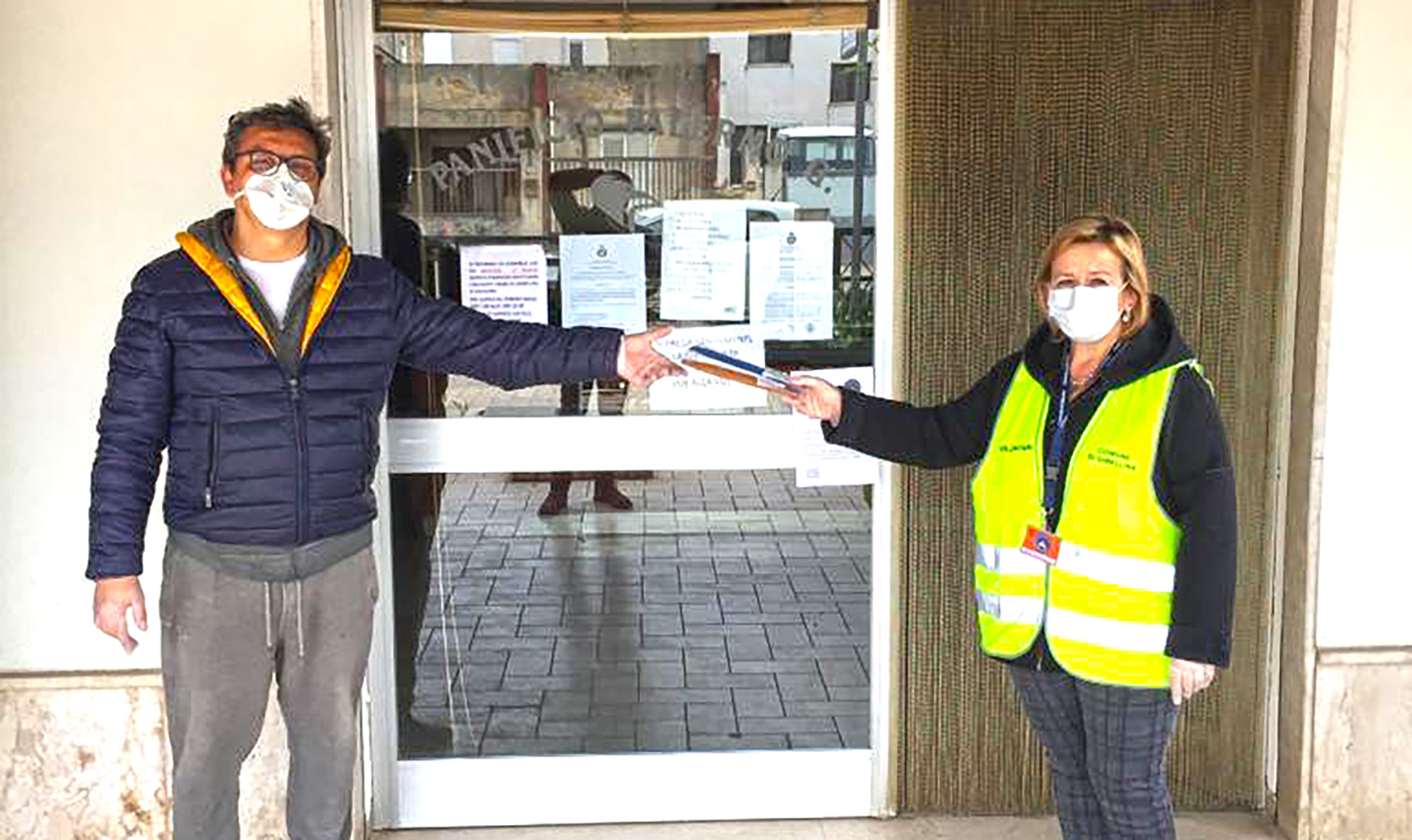 Azienda di tendaggi dona al Comune di Gibellina 500 mascherine. Il sindaco: “Più controlli”