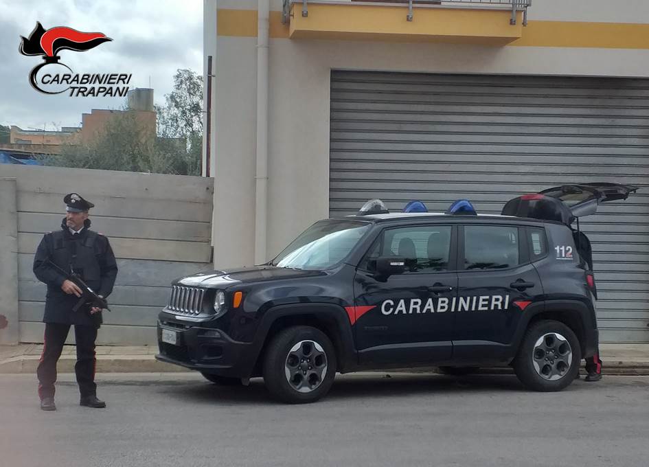 Paceco: arrestato un rumeno e denunciata la moglie, in casa la refurtiva
