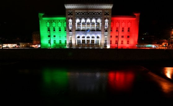 Coronavirus, il mondo è tricolore: “siamo tutti italiani”, da Sarajevo alla Palestina