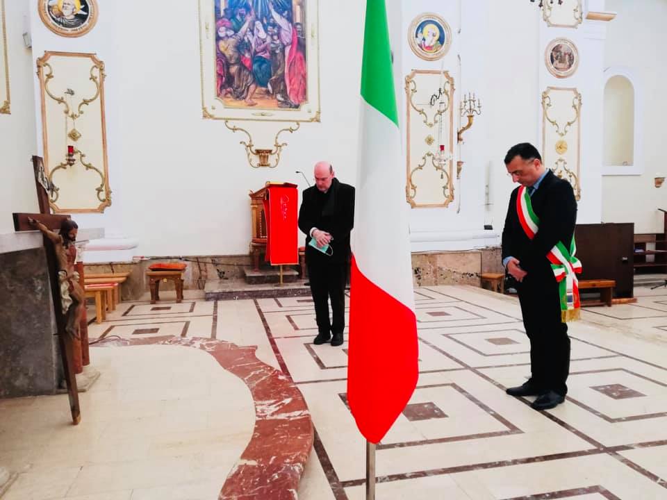 Petrosino: il sindaco omaggia i defunti in occasione della Santa Pasqua. IL VIDEO