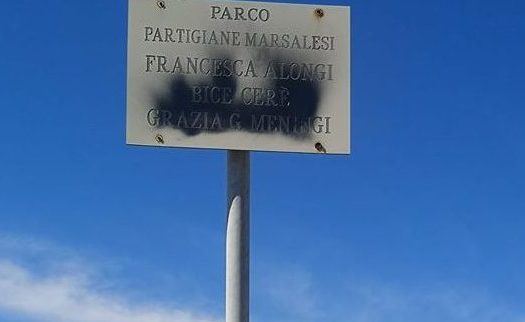 Al Parco del Lungomare Boeo cancellati i nomi delle partigiane marsalesi