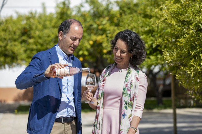 Donnafugata e Dolce & Gabbana: l’eleganza del vino è Rosa