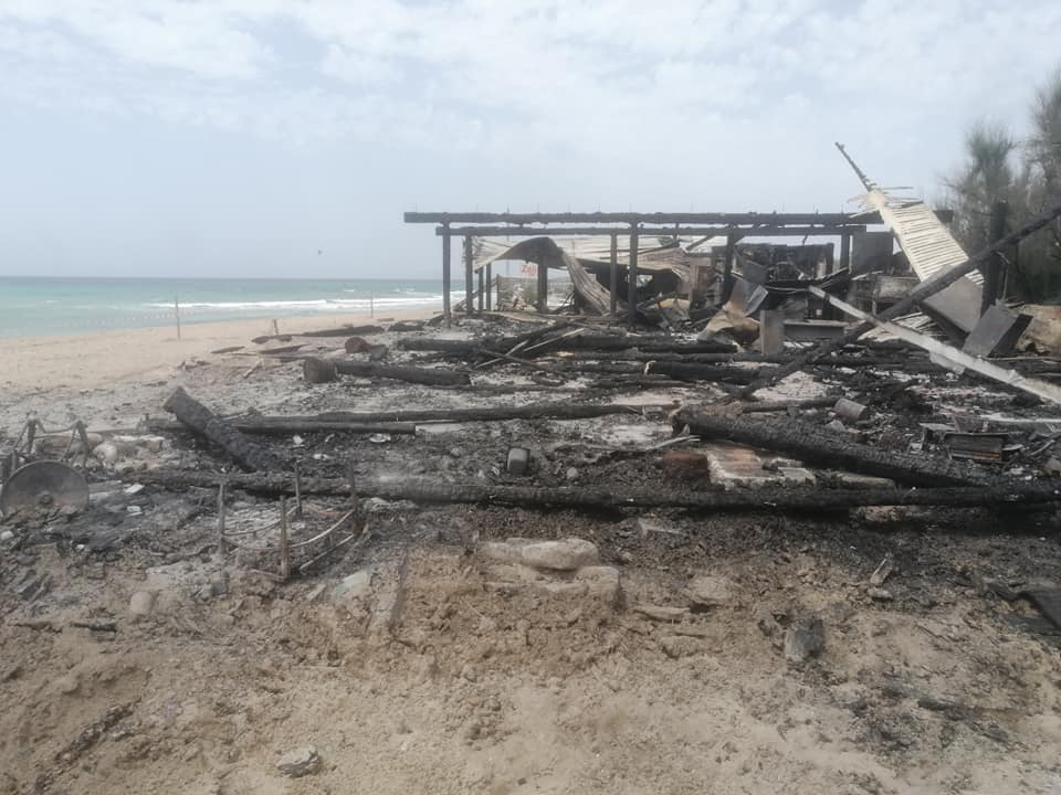 Una raccolta fondi per il lido Zelig bruciato dalle fiamme