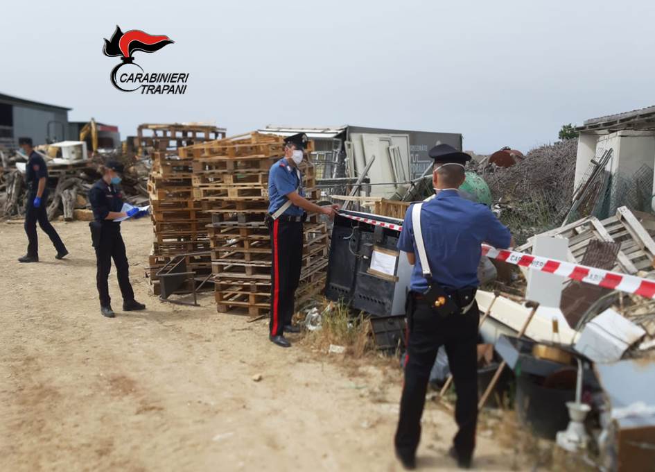 Alcamo: i Carabinieri sequestrano una discarica abusiva