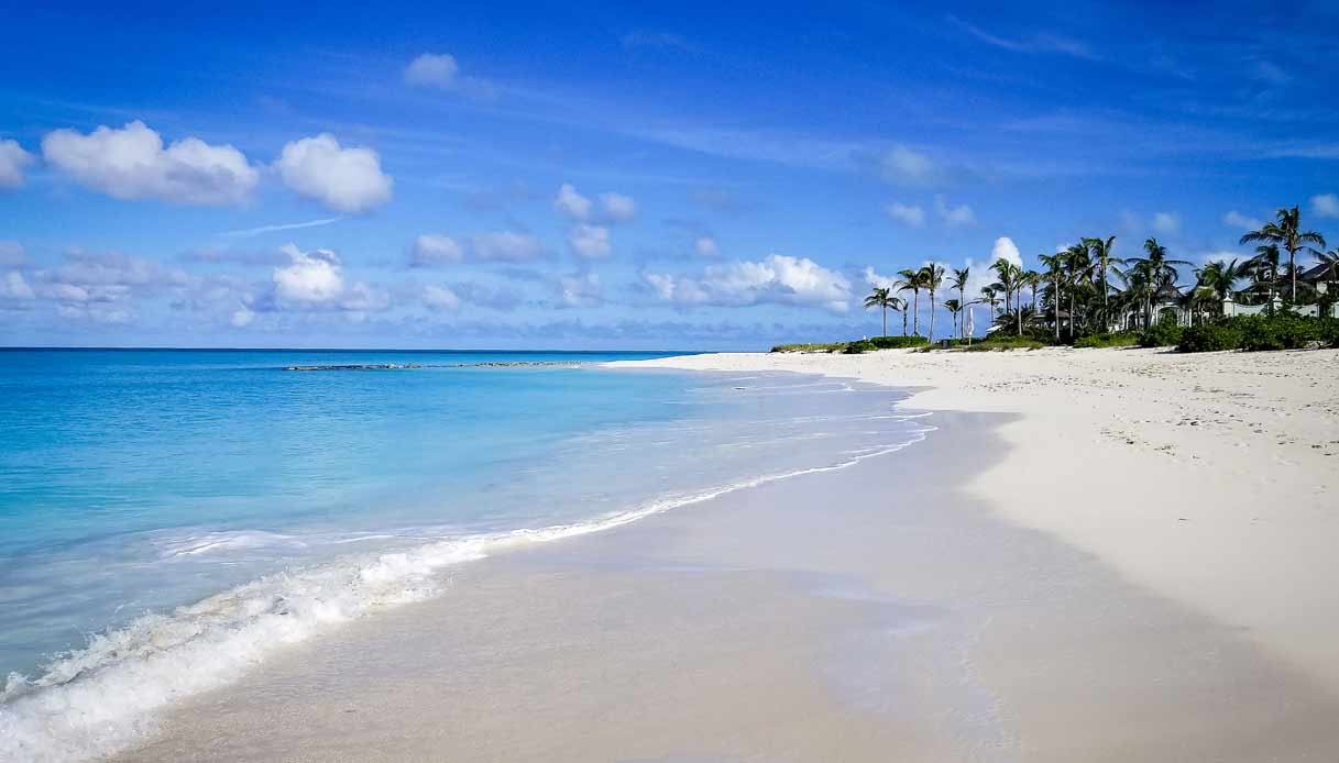 Nelle Marche tutti al mare dal 29 maggio: le 14 regole da rispettare