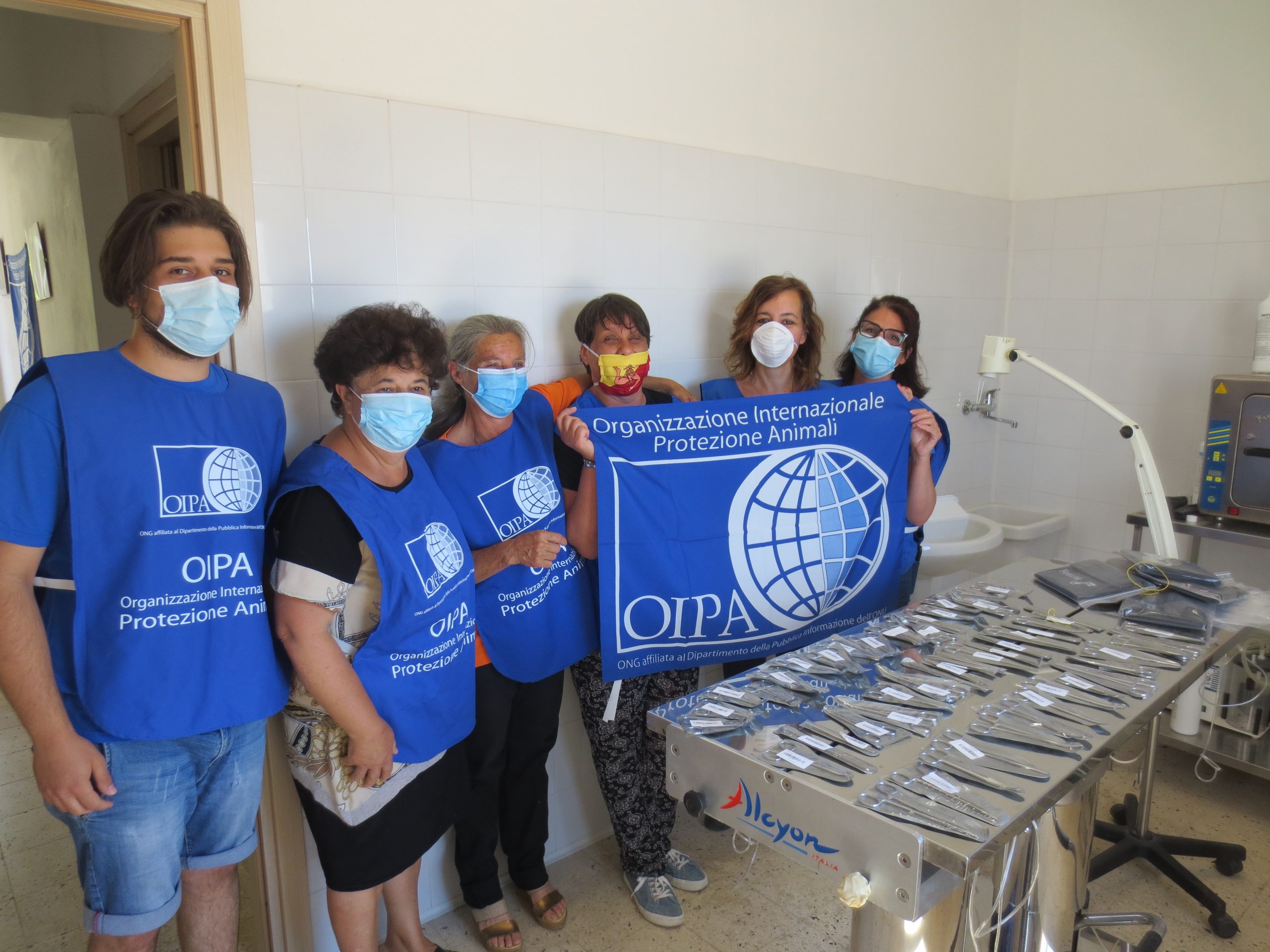 OIPA Partanna dona kit per sterilizzazioni: “Il Comune non ignori il problema”