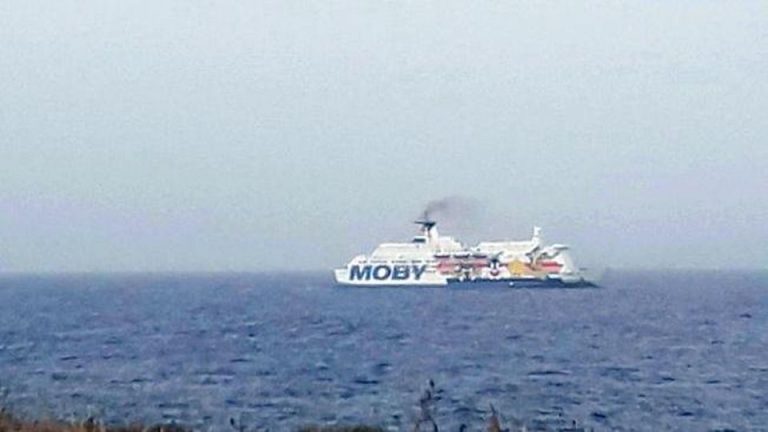 Ventotto immigrati positivi al Covid sulla nave Moby Zazà al largo di Porto Empedocle