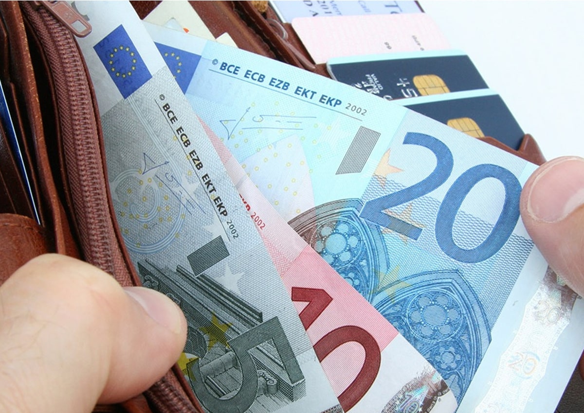 Famiglie italiane più povere? Reddito calato dell’1,6% da gennaio