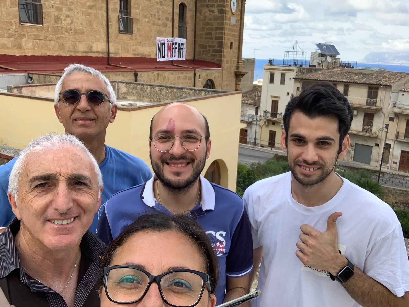 Striscione “No mafia” degli scout di Castellammare