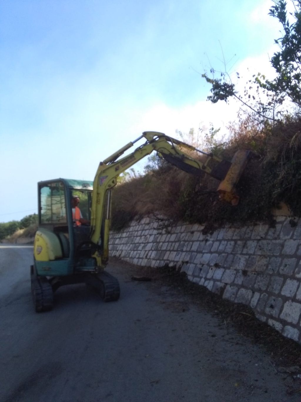 Salemi: in corso gli interventi di pulizia e scerbatura