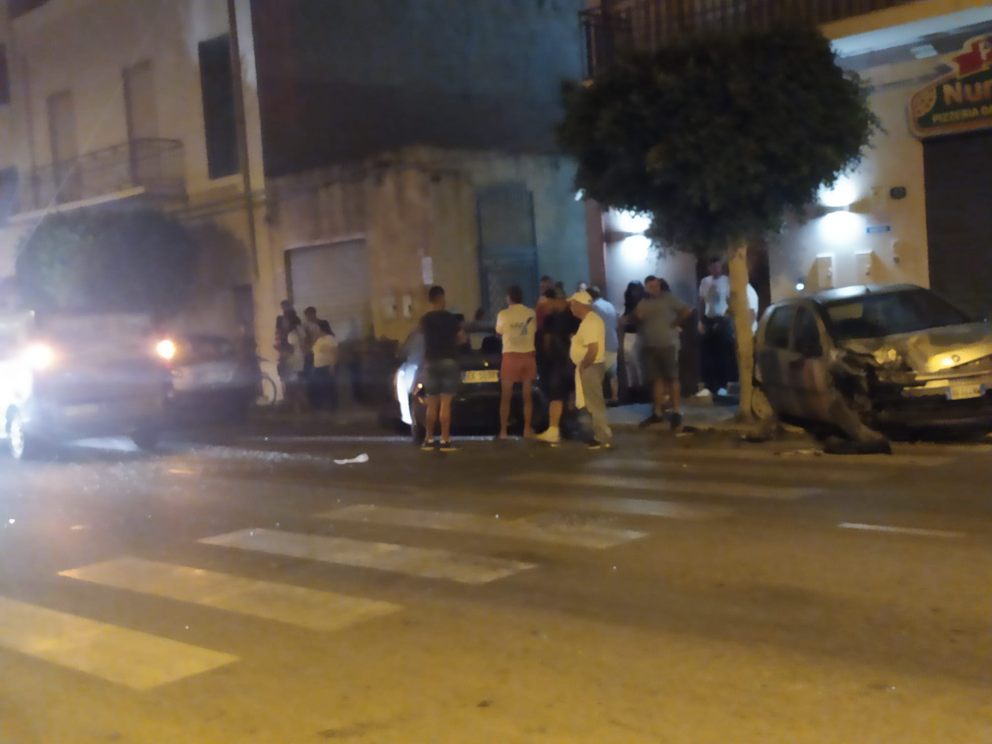 Marsala: pulmino sbanda e colpisce due vetture parcheggiate in via Salemi