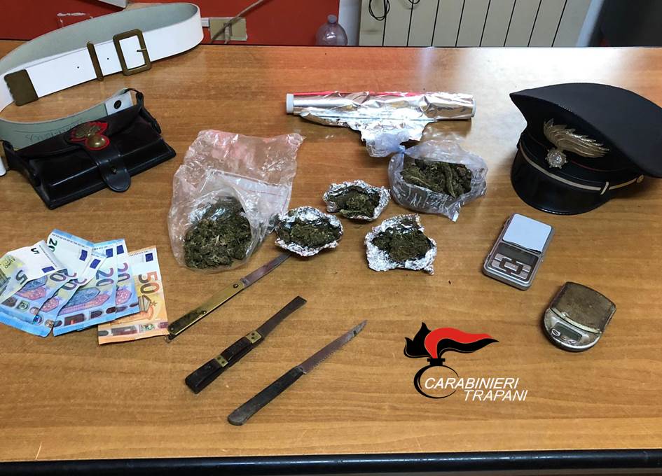 Erice: strano via vai in un’abitazione, arrestato un 44enne per spaccio