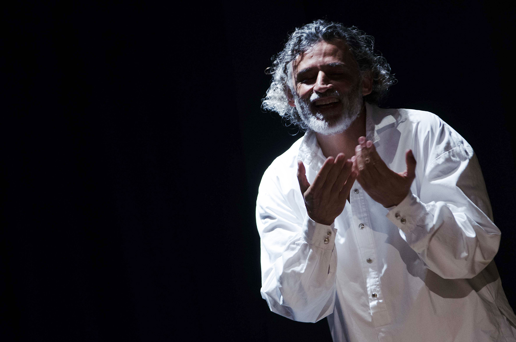 Gibellina: all’Anfiteatro di Quaroni in scena il “pirandelliano” Lo Verso