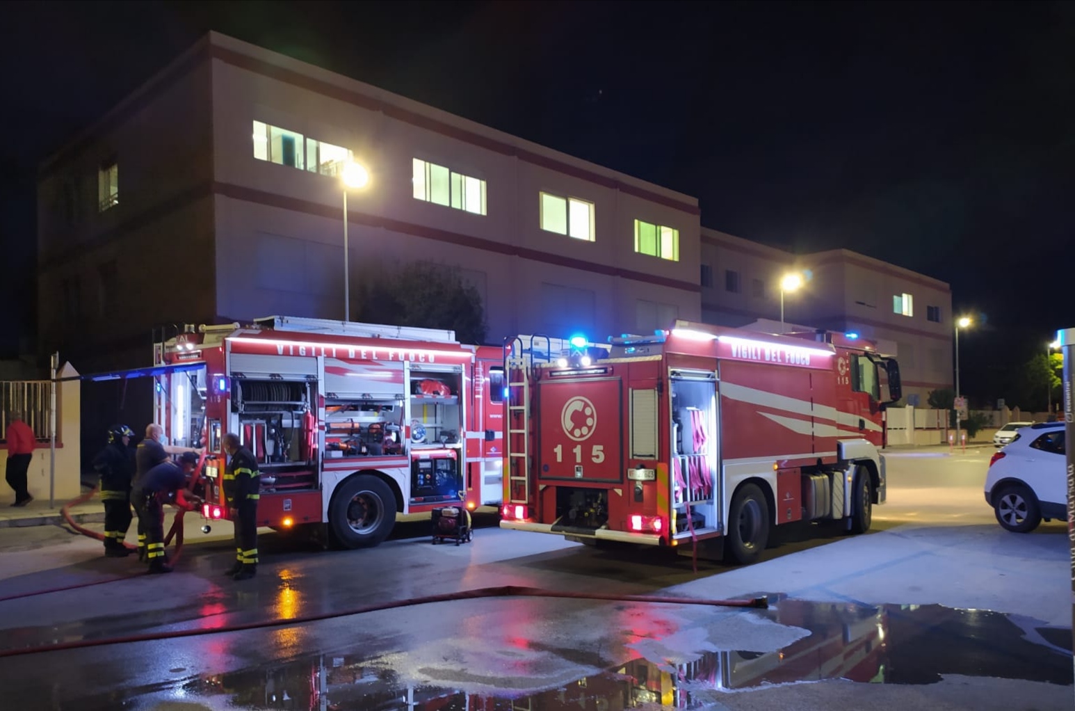 Marsala: incendio alla Scuola “Mazzini”, Vigili del Fuoco sul posto