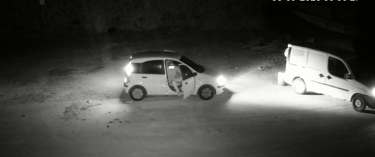 Conferisce abusivamente spazzatura di notte al Salato, multato dai Vigili (VIDEO)