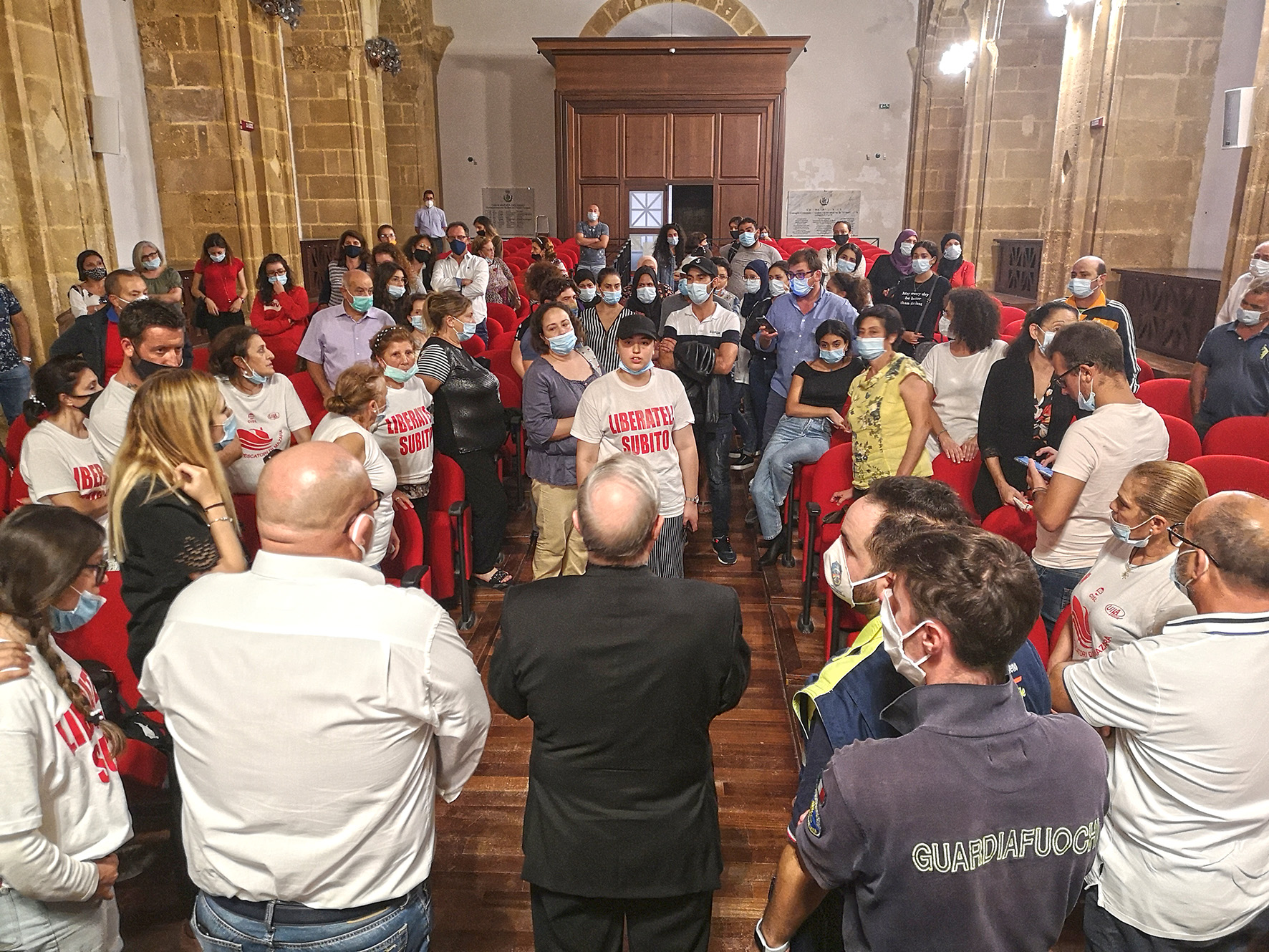 Mazara: il Vescovo incontra i familiari dei pescatori in Libia: “Da noi aiuti concreti”