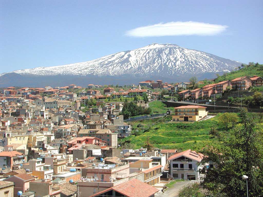 Musumeci istituisce altre due zone rosse: Bronte e Misilmeri