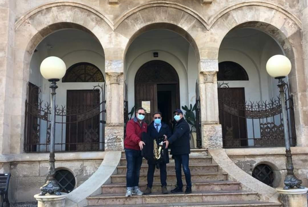 Il Rotary club Marsala Lilibeo Isole Egadi dona un sax alla Banda Aegusea