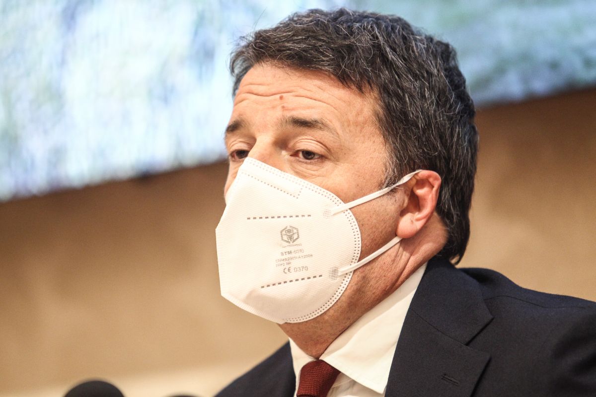 Renzi “Preferiamo un governo politico, ma serve documento scritto”