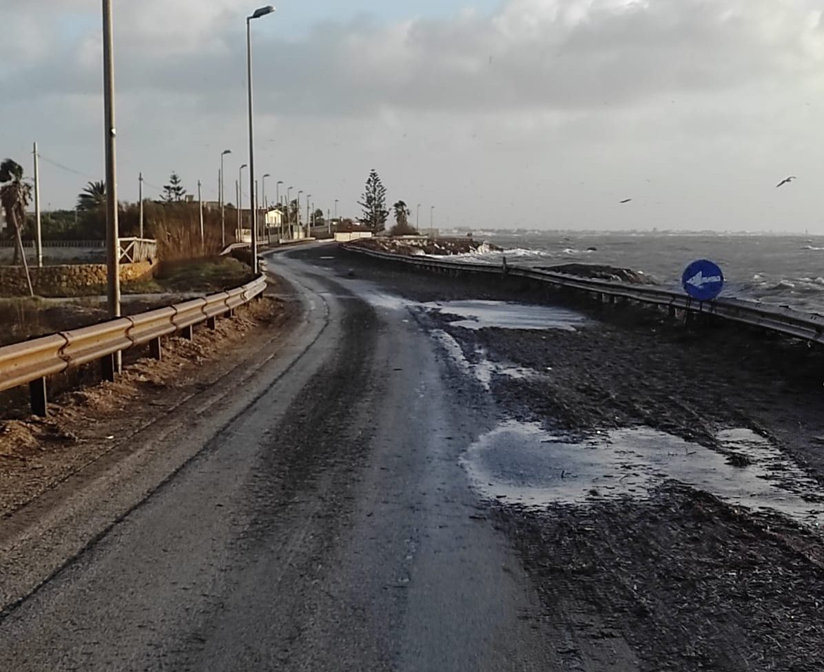 Sopralluogo di Liberi al Lungomare Florio: “Strada provinciale impraticabile”