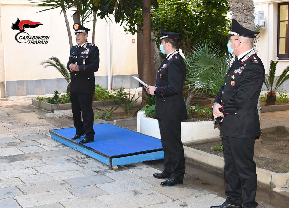 Generale visita i carabinieri della provincia premia l’impegno nella lotta contro la mafia