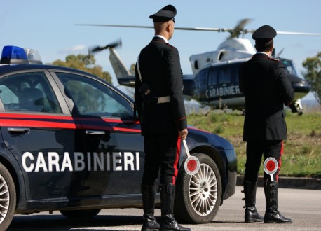 Castelvetrano: colpisce la compagna con una sedia e scappa dai domiciliari, arrestato