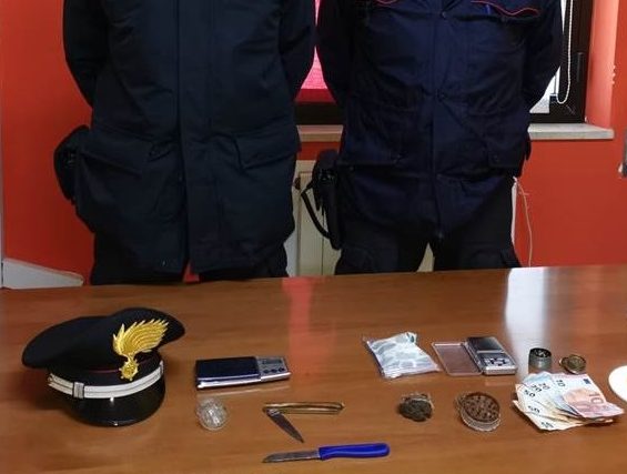 Erice: spacciava hashish mentre era ai domiciliari, arrestato 30enne