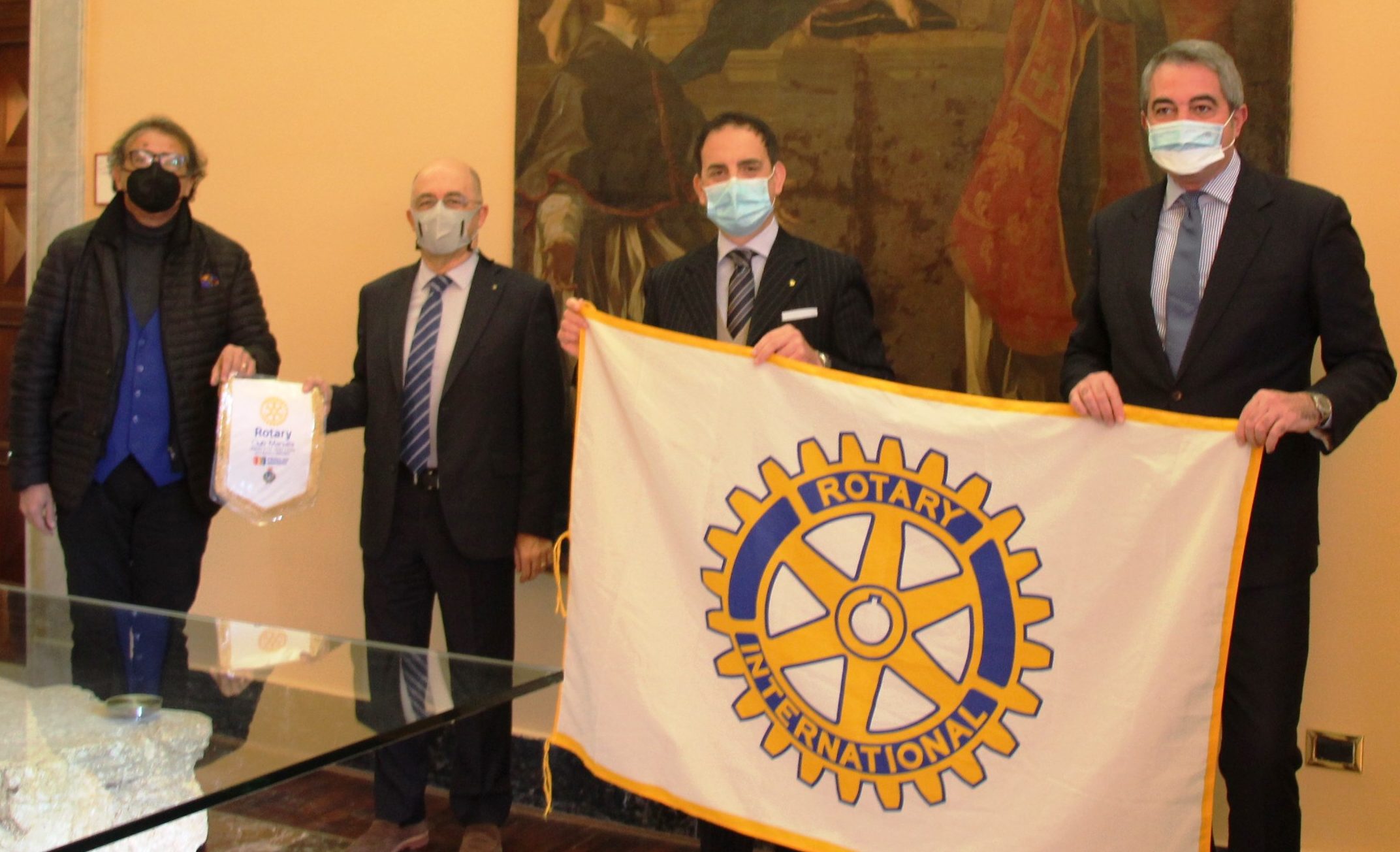Marsala: il vessillo del Rotary esposto al Comune per i 116 anni