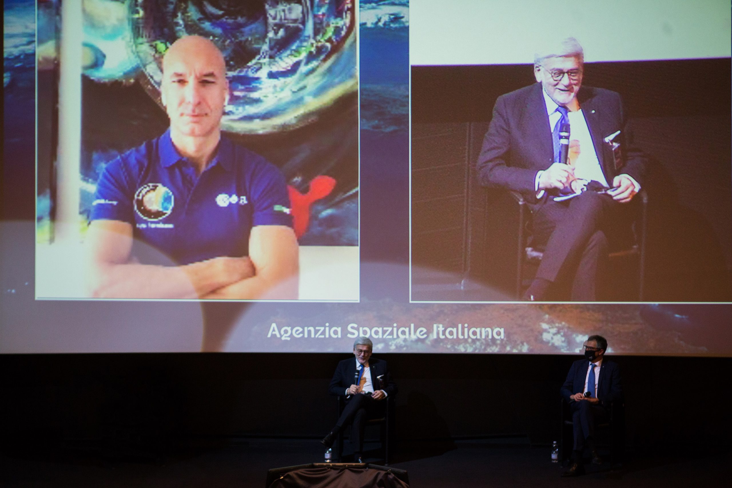 La 2 B della “Sturzo” di Marsala premiata dall’astronauta Parmitano per “Scrittori di Classe”