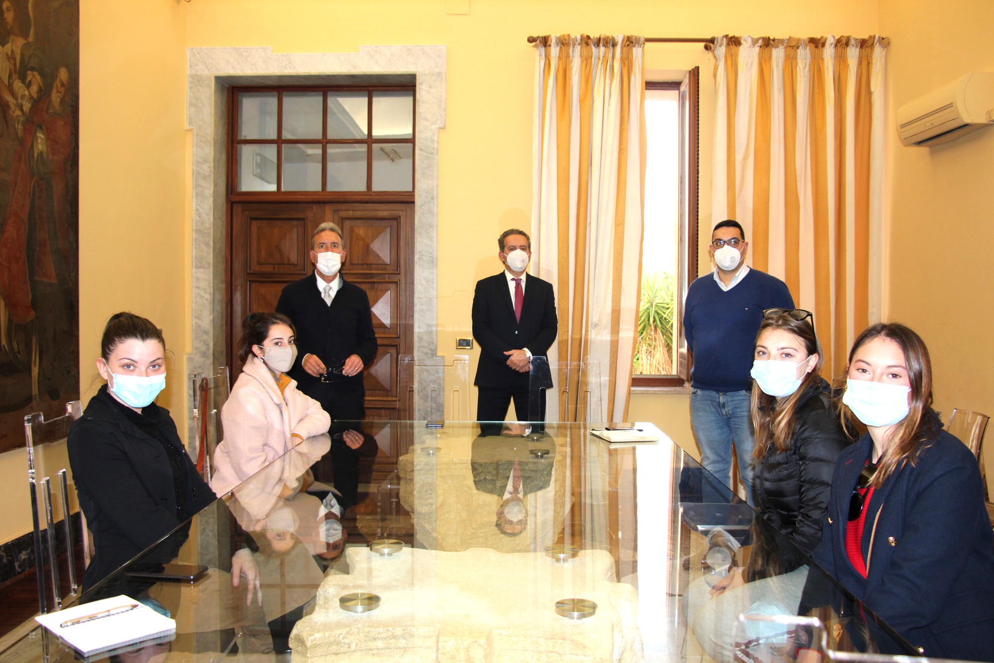 Marsala: al Comune il sindaco riceve ed elogia giovani ambientalisti per iniziative nei litorali