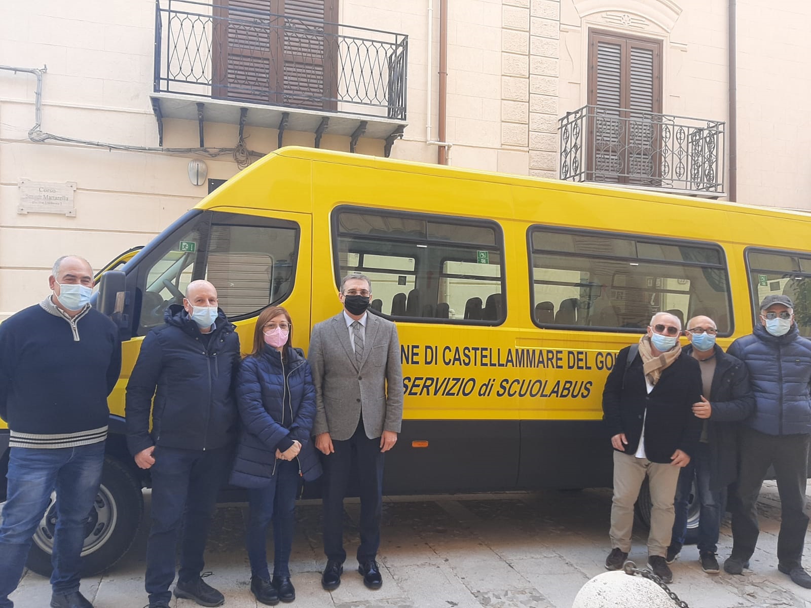 Nuovo scuolabus a Castellammare in funzione per le zone periferiche