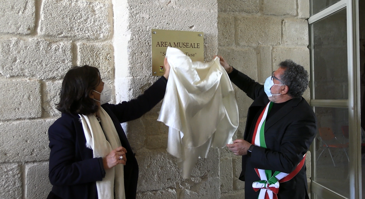 Le Egadi ricordano Tusa, targa nell’area museale dell’ex Stabilimento Florio