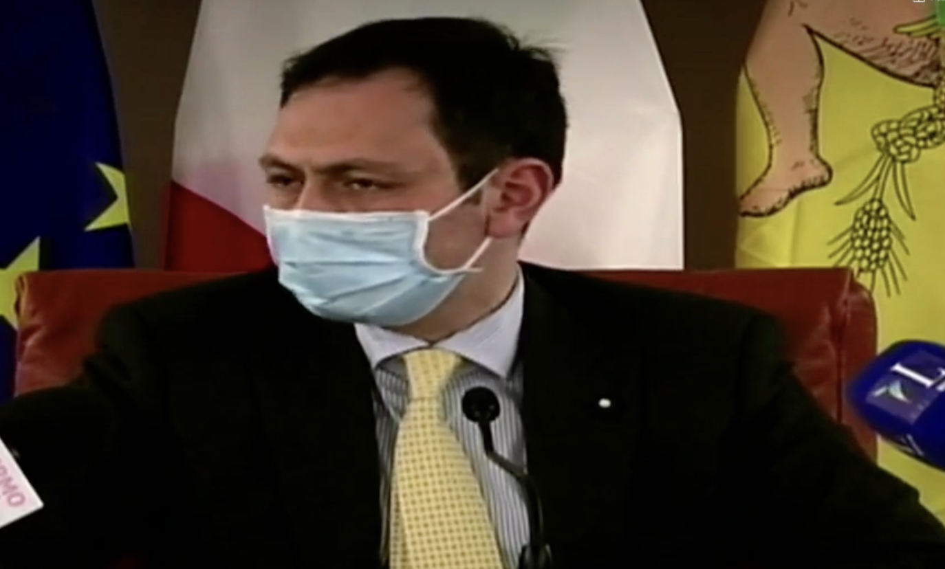 Sospensione AstraZeneca, Razza: “Fare chiarezza per i cittadini”. Più Pfizer in aprile