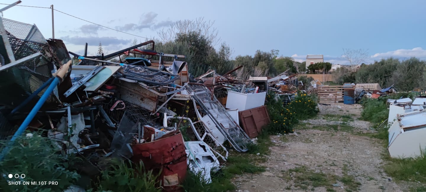 Marsala, sequestrate due grandi discariche abusive a Pastorella