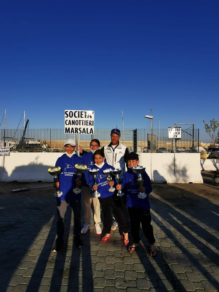 I velisti della Canottieri Marsala sul podio della Carnival Race di Crotone