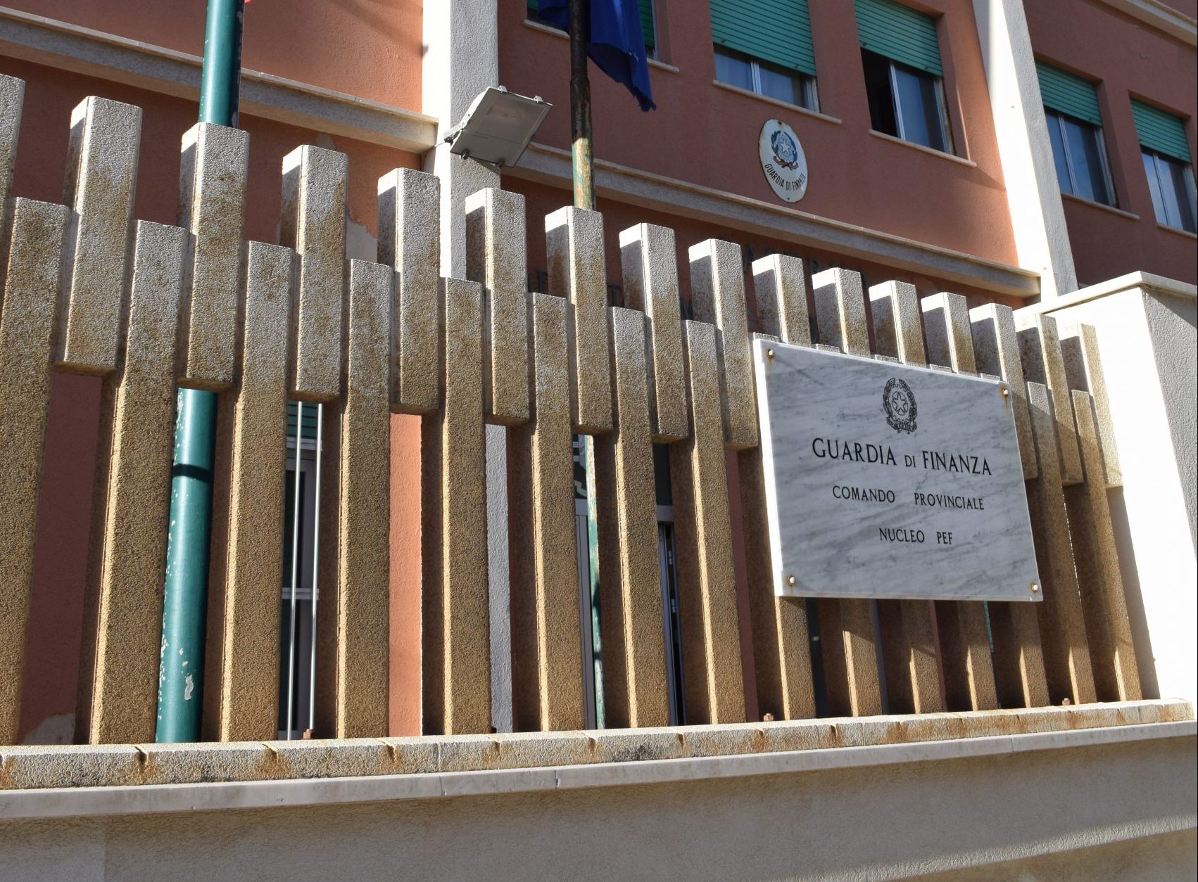 Barconi con migranti presso le coste di Pantelleria e Mazara: 9 arresti per false generalità