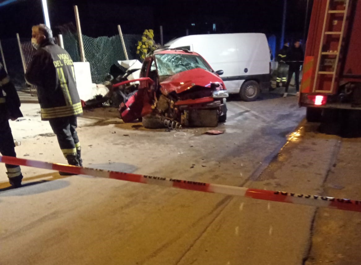 Grave incidente a Marsala: trasferito a Palermo il giovane conducente dell’auto