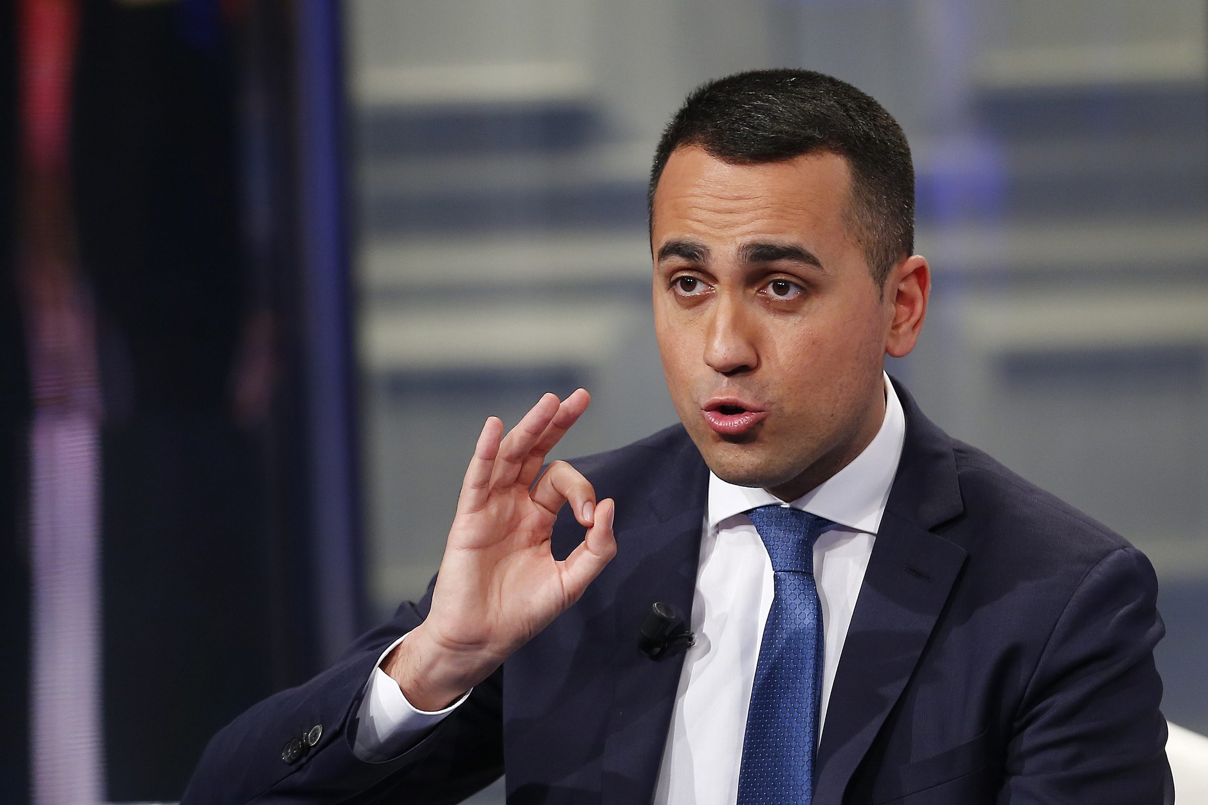 Vaccino, Di Maio: “Acceleriamo, da aprile 500mila somministrazioni al giorno”