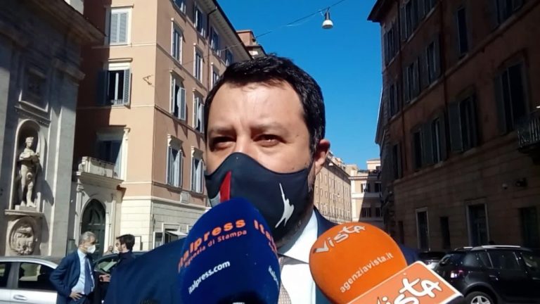 Salvini: “Correre su vaccini per tornare a vivere”. VIDEO