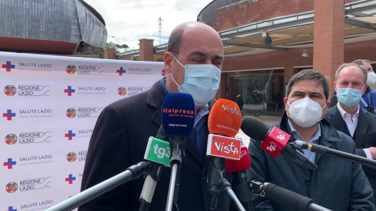 Vaccini, Zingaretti: “Nel Lazio grande adesione, anche per Astrazeneca”